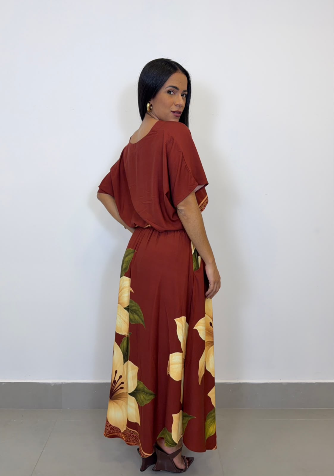 CONJUNTO BLUSA E SAIA LONGA
