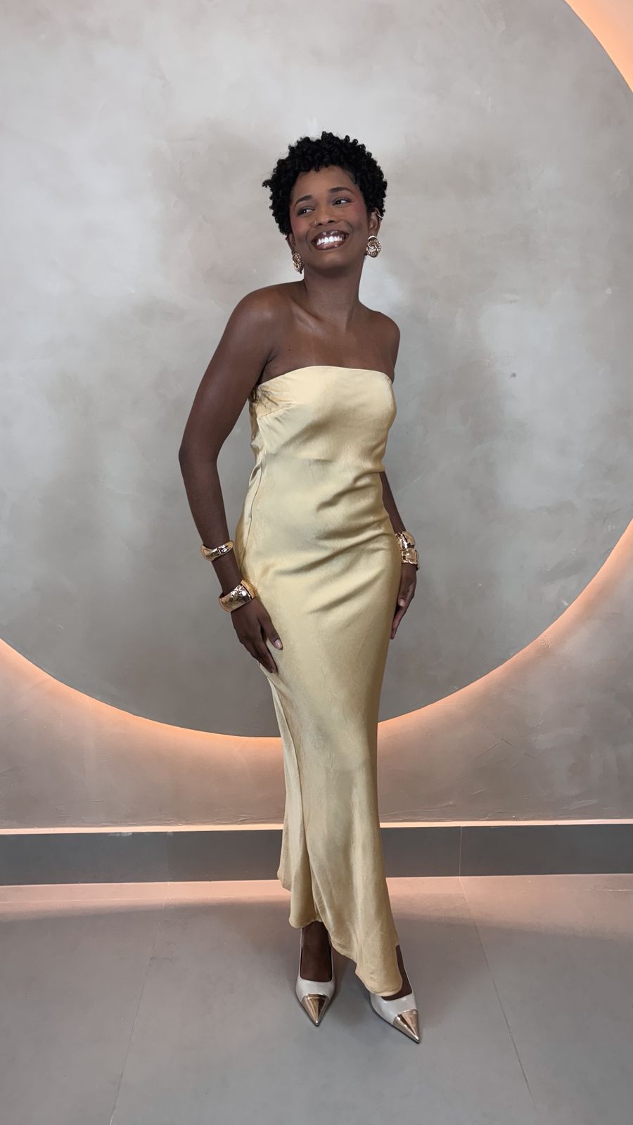 VESTIDO ACETINADO SEM MANGA