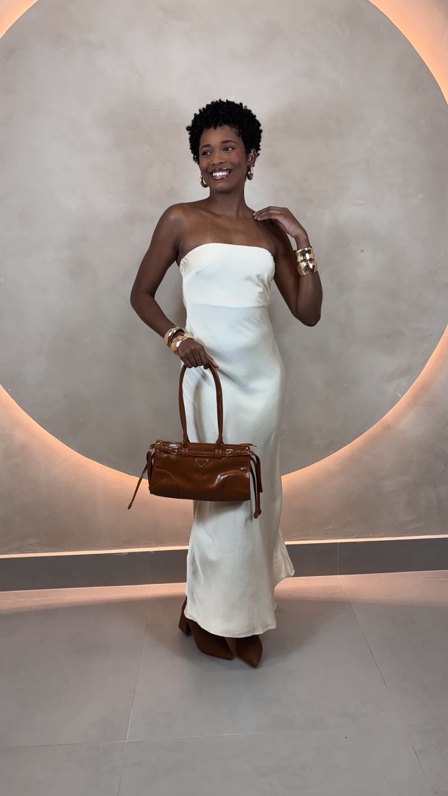 VESTIDO ACETINADO SEM MANGA