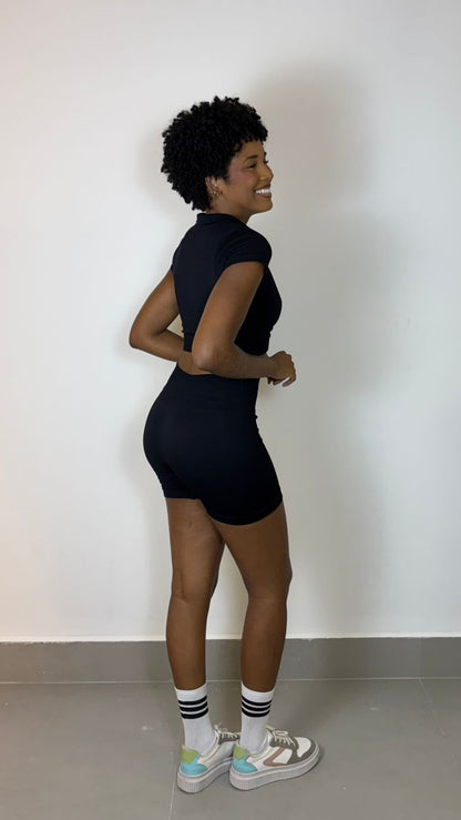 CONJUNTO FITNESS CROPPED E SHORT